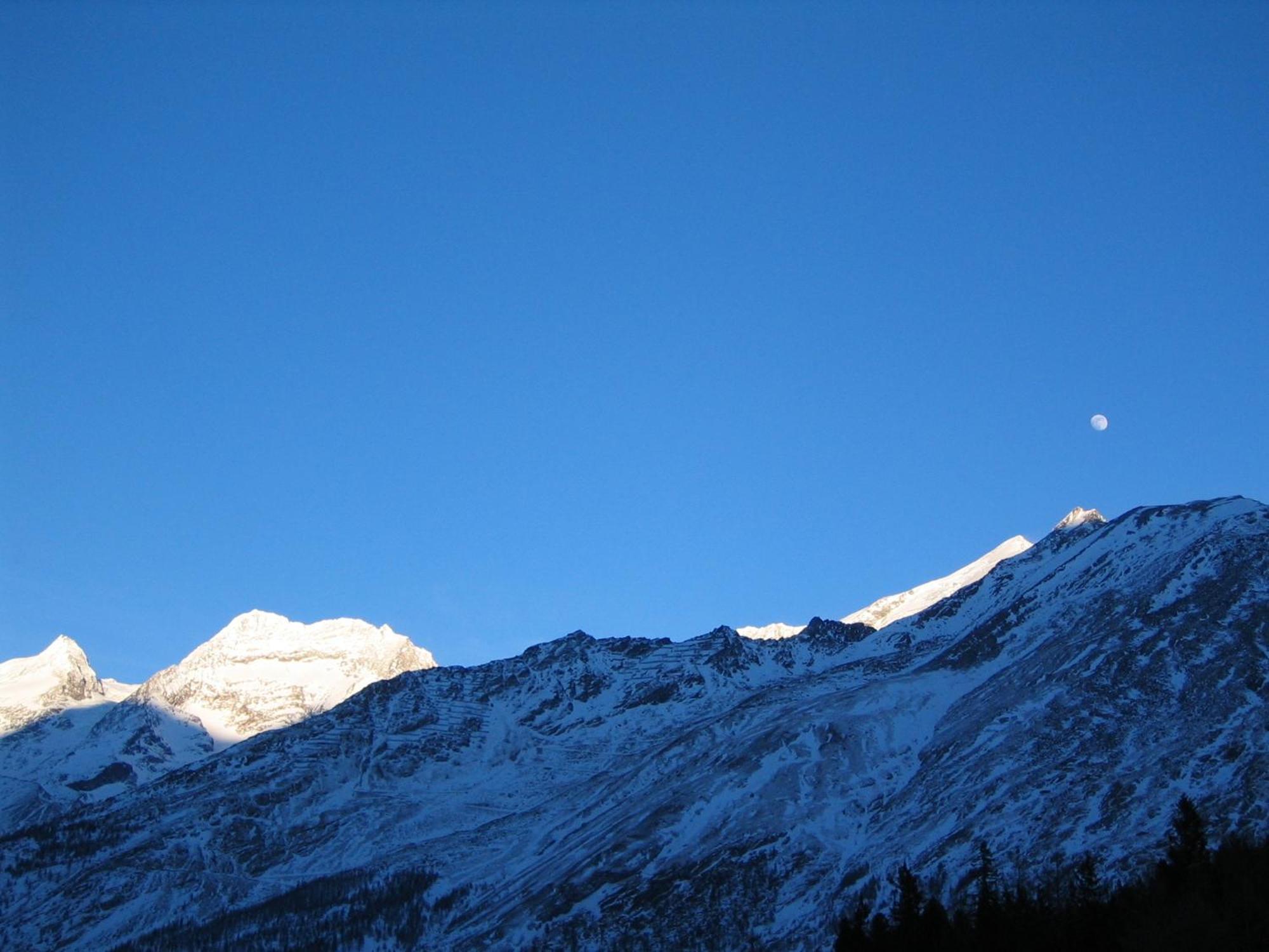 Ambiente Guesthouse Saas-Fee Exterior photo